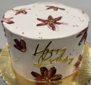 158 personalização + plaquinha happy birthday + pérolas + mais do que 2 cores