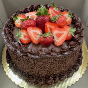 195 cobertura de brigadeiro + morangos