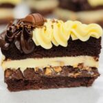 Kinder Bueno cake (slice) | Bolo Kinder Bueno (fatia)